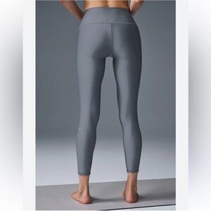 NWOT alo yoga airlift leggings medium